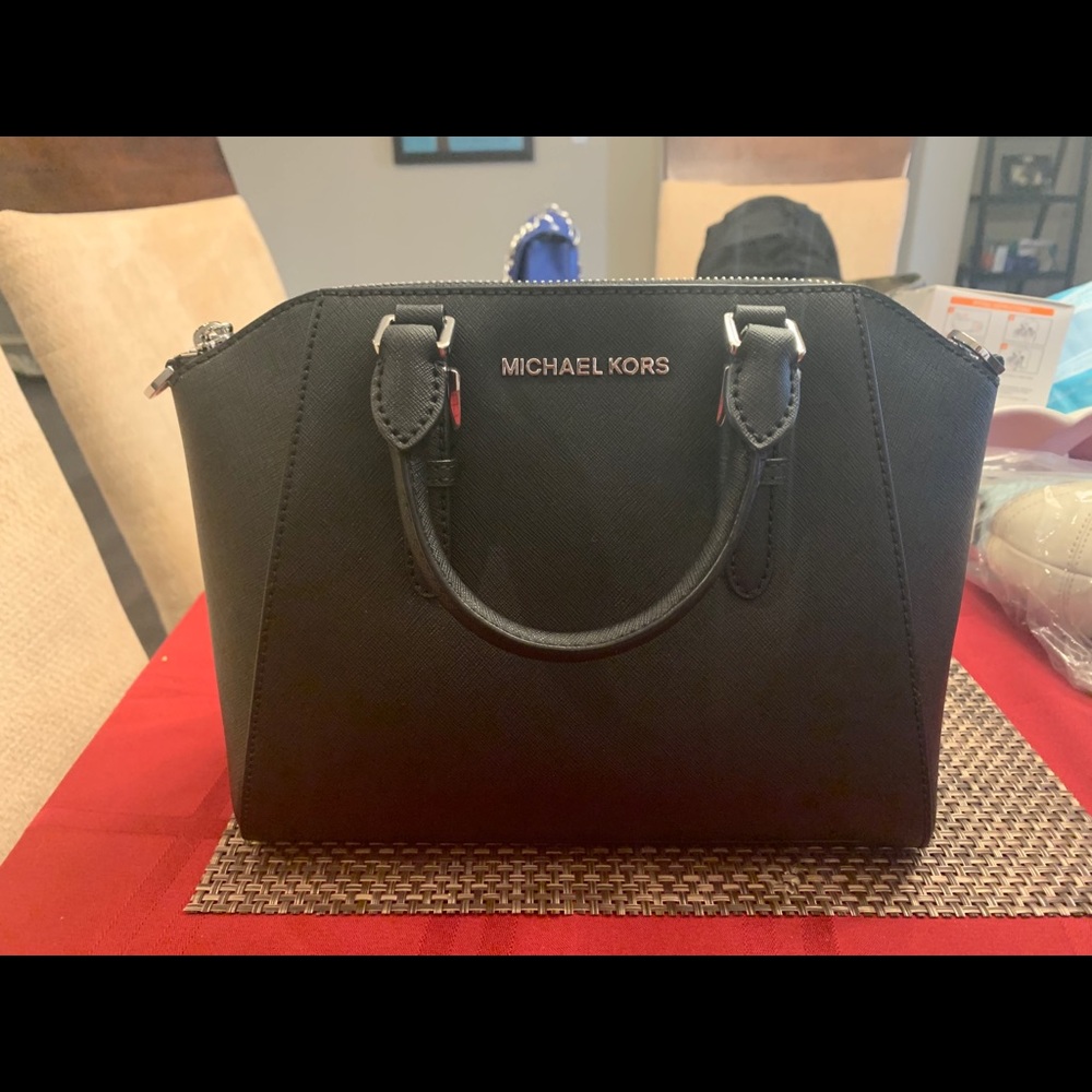 Michael Kors black Md Ciara Messenger Bag
